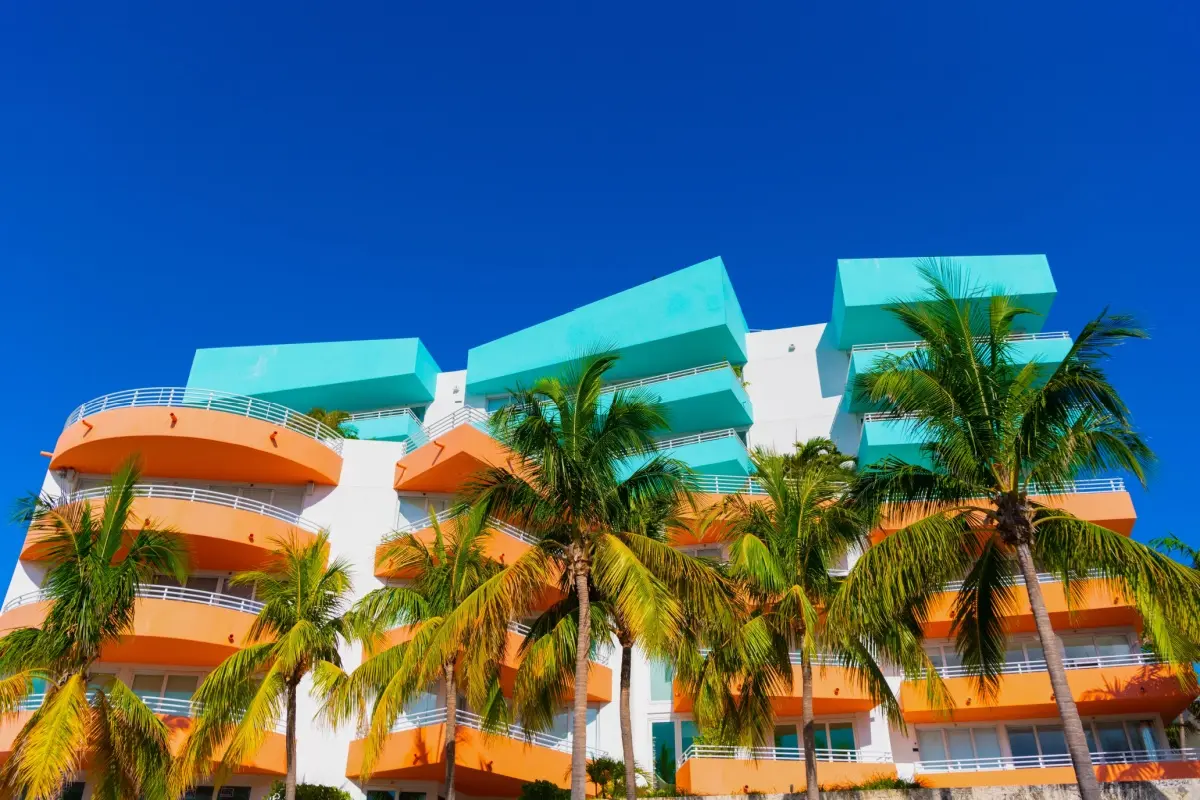 Building in Florida to move in 